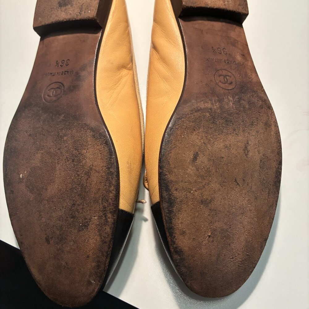 CHANEL Two-Tone cap toe Beige and Black Ballerina flats - Picture 11 of 14